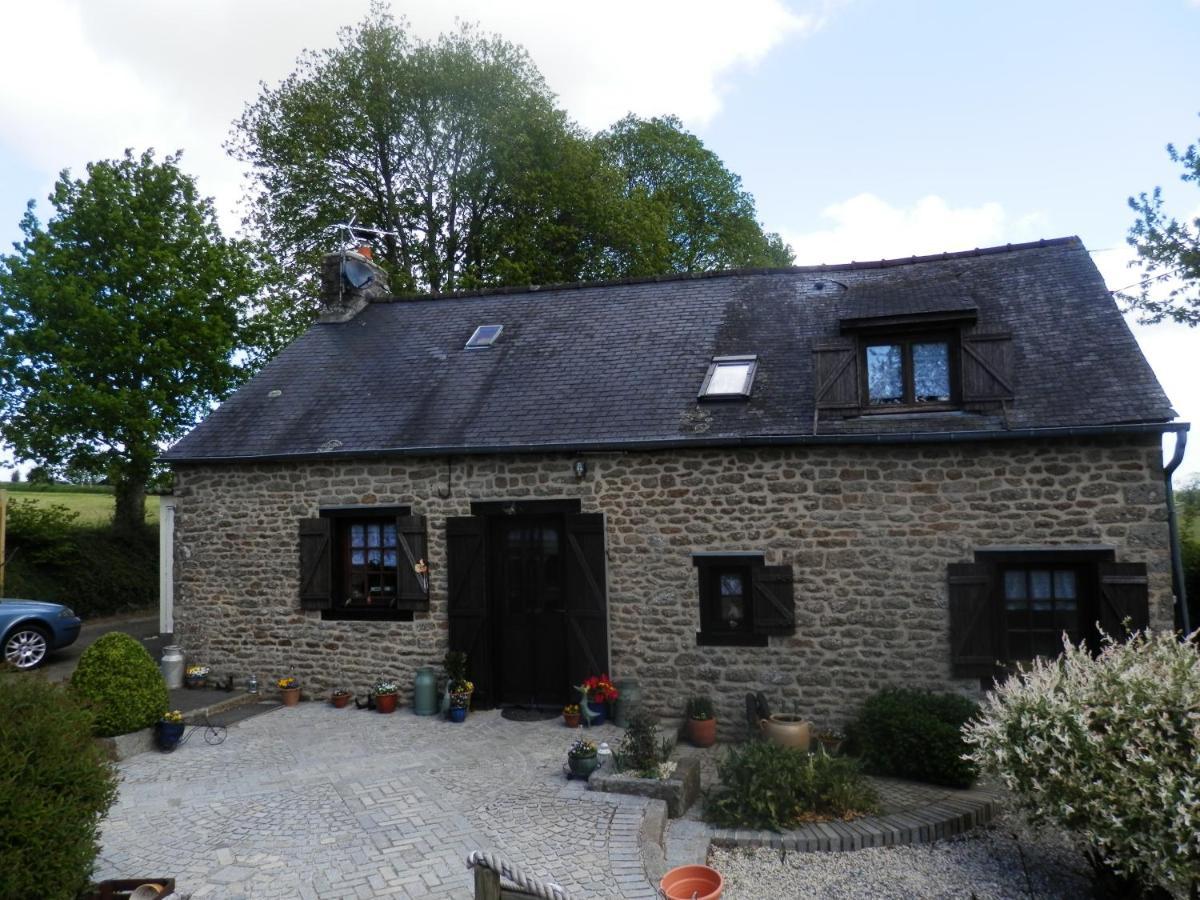 La Petite Cretouffiere - Naturiste Accommodation - Adult Only Colombiers-du-Plessis Eksteriør bilde